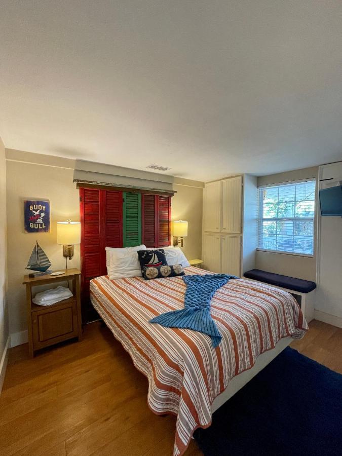 גלווסטון Seablue Cottage - Downstairs; 2 Blocks To The Beach מראה חיצוני תמונה